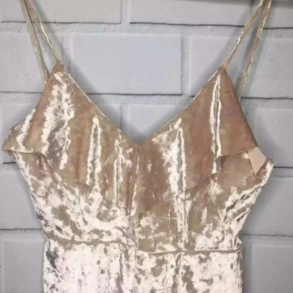 Urban Outfitters Luxe Crushed Velvet Cream Champagne Romper Size S Small - Picture 4 of 6